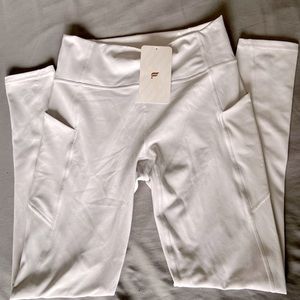 NWT Fabletics The Oasis Legging - Size M/8